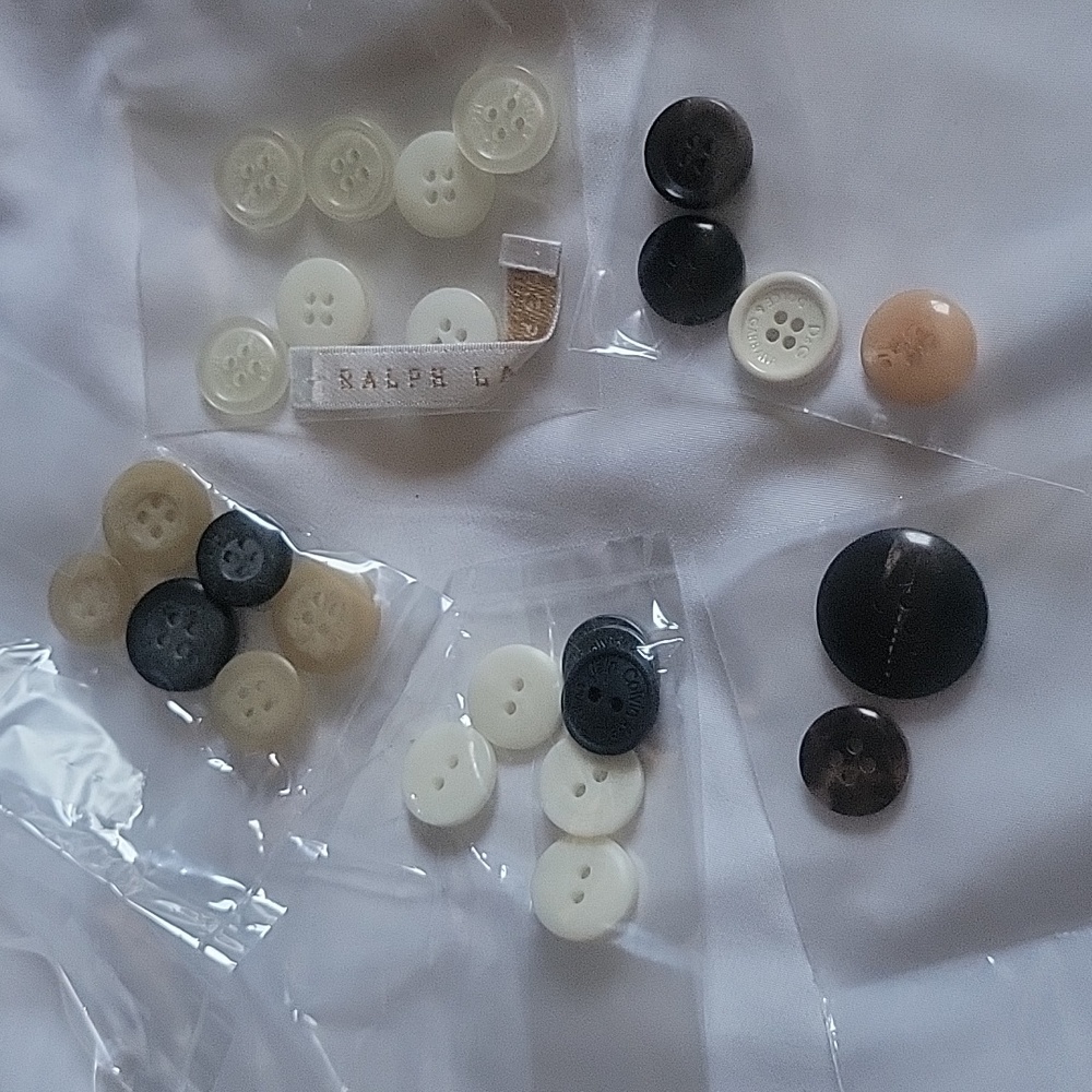 Bottons burberry D&G Ralph Lauen Kennet Cole Calvin Clain